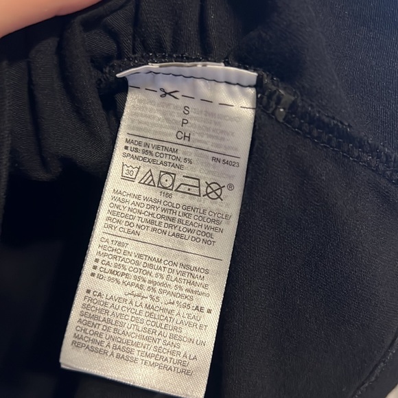 Old Navy Long Sleeve Maternity Top - Picture 4 of 4